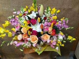 春のお祝いアレンジメント｜「花工房　浪漫」　（愛知県小牧市の花キューピット加盟店 花屋）のブログ