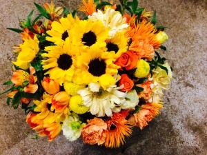 ヒマワリの季節ではありませんが・・・｜「花工房　浪漫」　（愛知県小牧市の花キューピット加盟店 花屋）のブログ