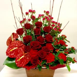 赤い薔薇のアレンジメント｜「花工房　浪漫」　（愛知県小牧市の花キューピット加盟店 花屋）のブログ