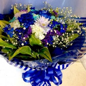 ブルーの花束。｜「花工房　浪漫」　（愛知県小牧市の花キューピット加盟店 花屋）のブログ