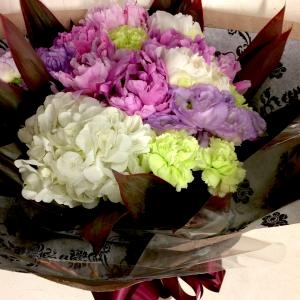 落ち着いた女性の花束。｜「花工房　浪漫」　（愛知県小牧市の花キューピット加盟店 花屋）のブログ