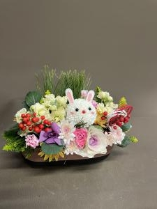 可愛いウサギのピンポンマムが入ったお正月アレンジメント｜「花工房　浪漫」　（愛知県小牧市の花キューピット加盟店 花屋）のブログ